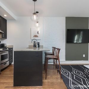 Superior One-Bedroom Apartment 6